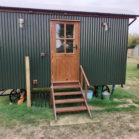 Glamping In Wiltshire In Our Luxury Shepherds Hut Τσίπενχαμ Εξωτερικό φωτογραφία