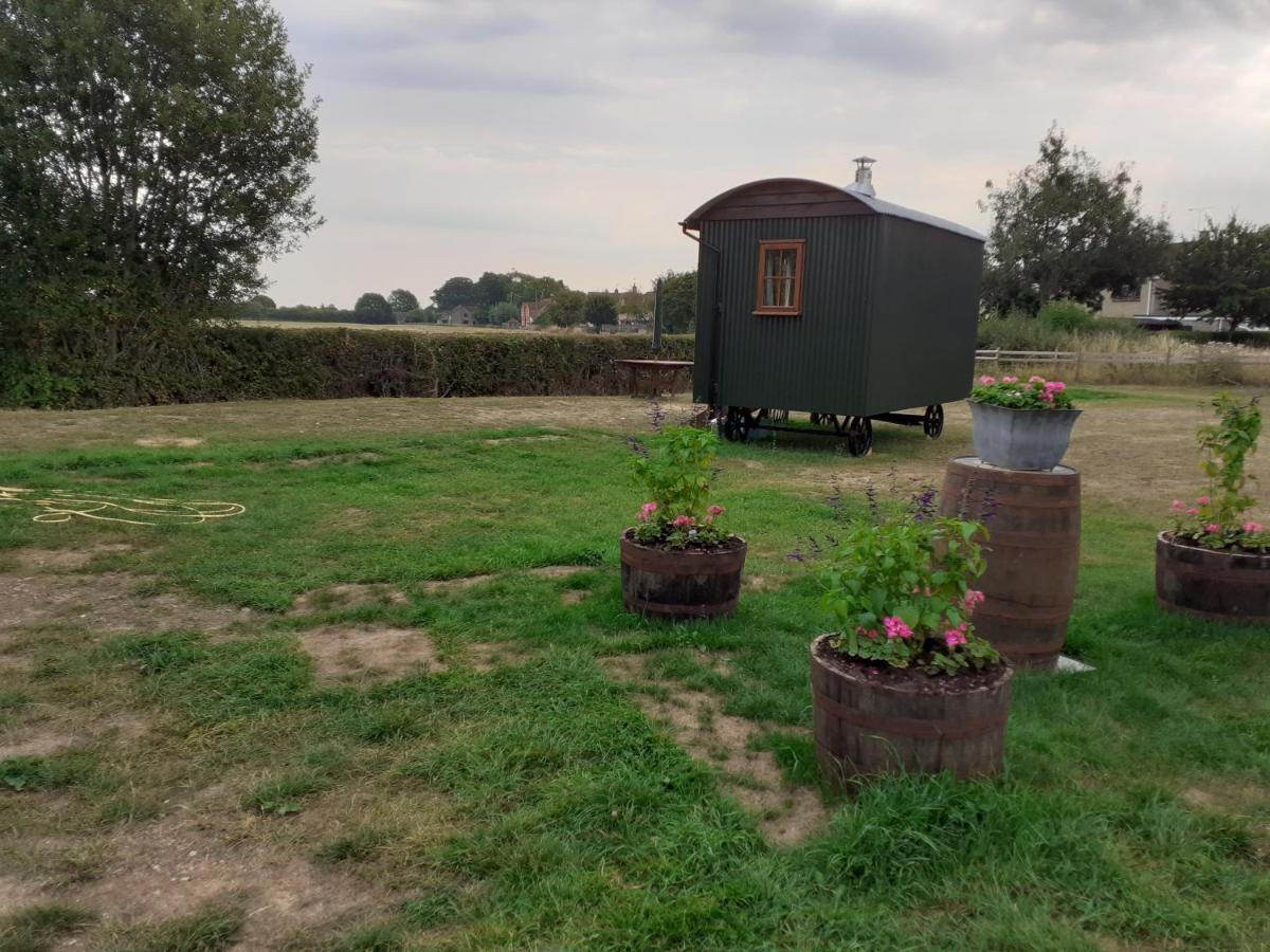 Glamping In Wiltshire In Our Luxury Shepherds Hut Τσίπενχαμ Εξωτερικό φωτογραφία